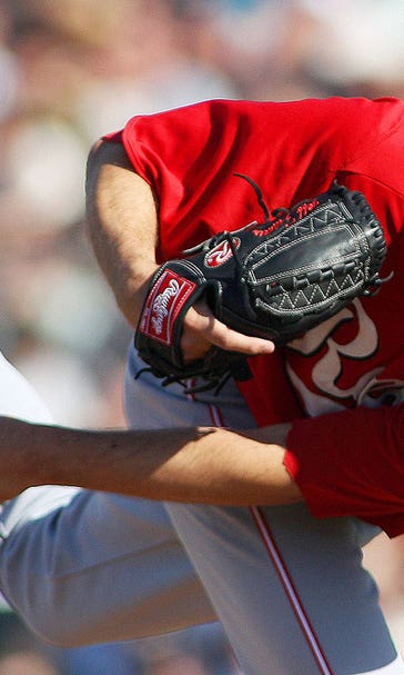 Reds bring up LHP Jeff Francis to start vs Padres